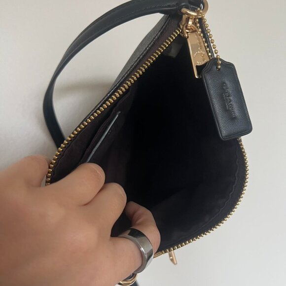 Coach Signature Messenger Crossbody - Picture 4 of 6